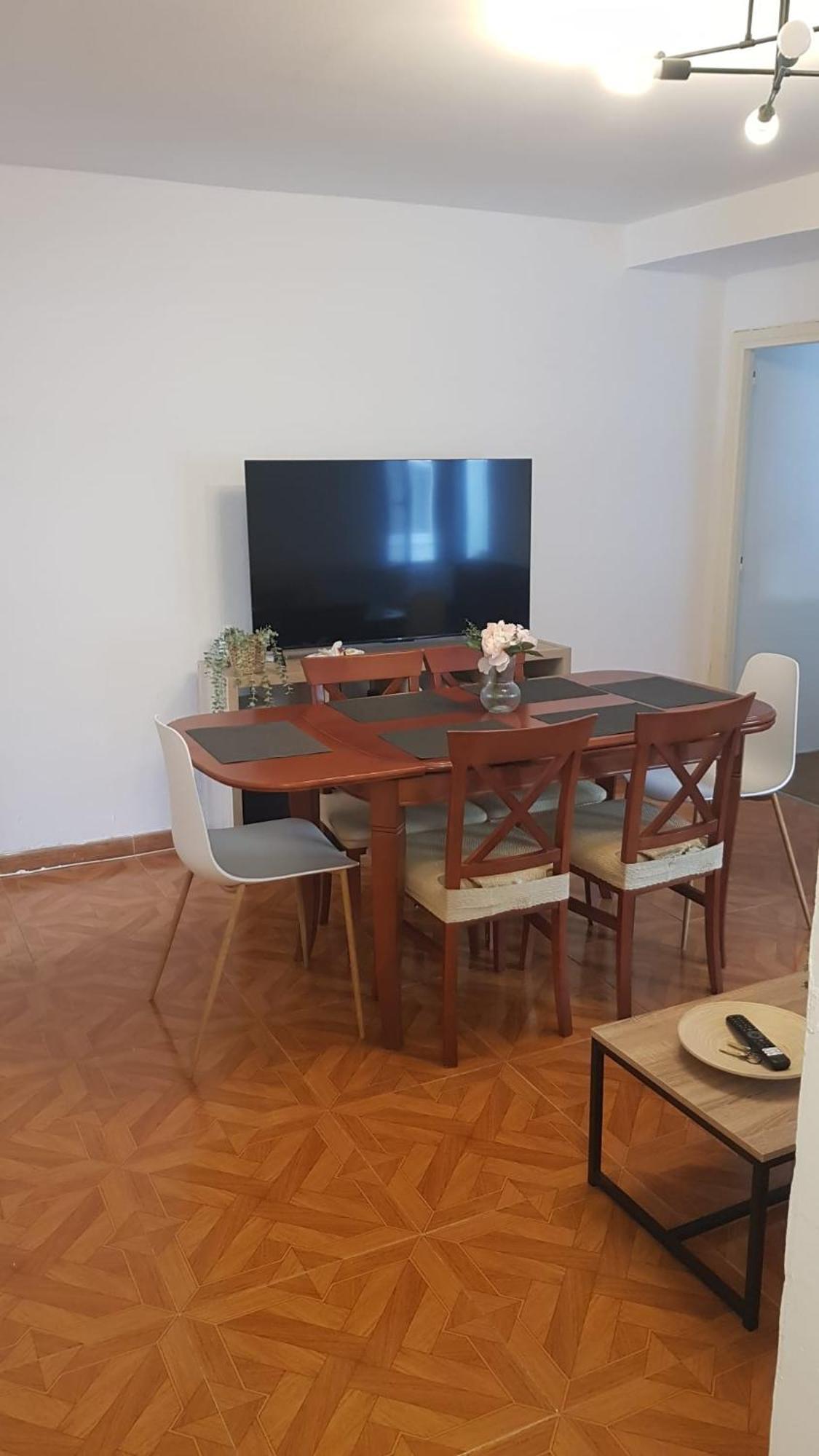 Amplio Piso Centrico Apartamento *